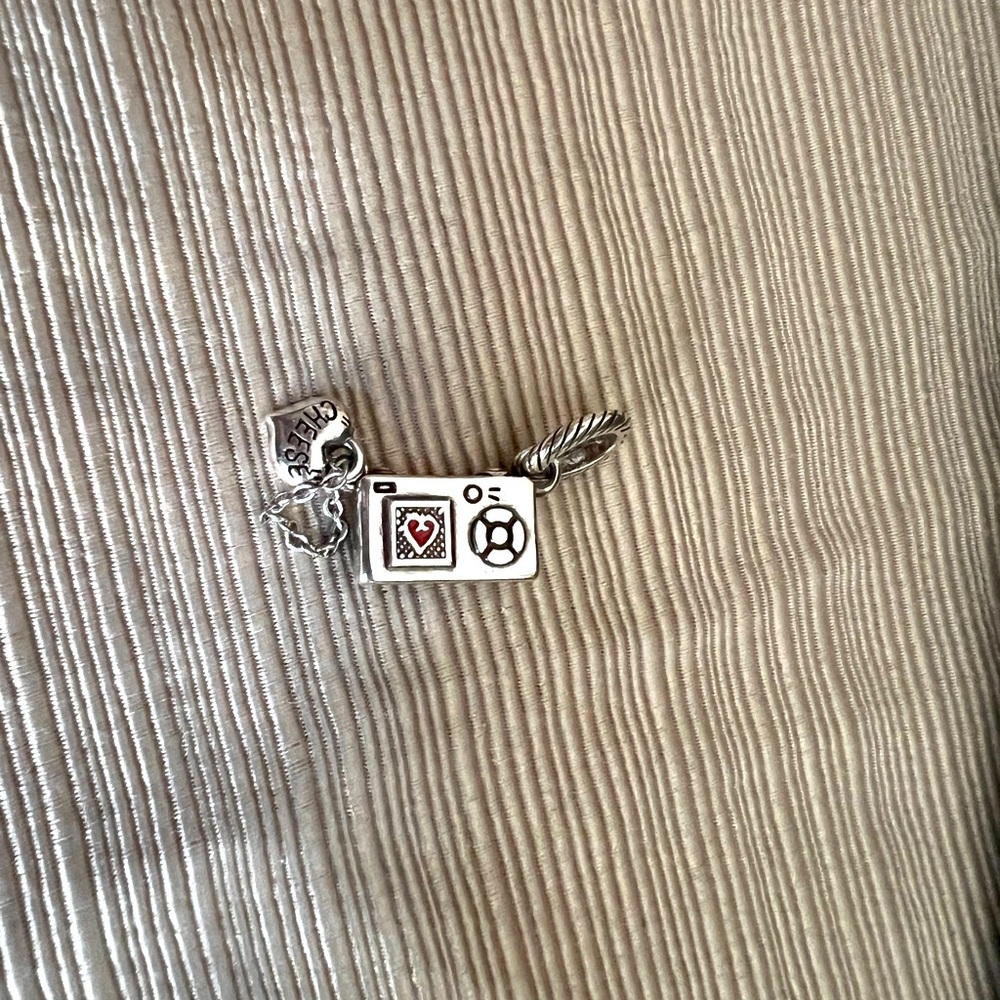 Brighton “say cheese” camera 📸 charm